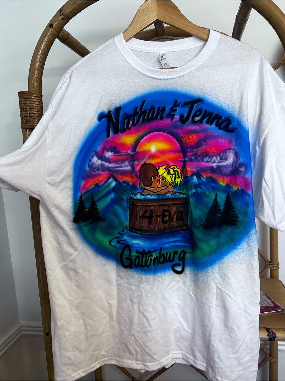 Vintage spray paint shirt Gatlinburg Y2K Graphic Tee - Scenic Sunset tn hot Tub